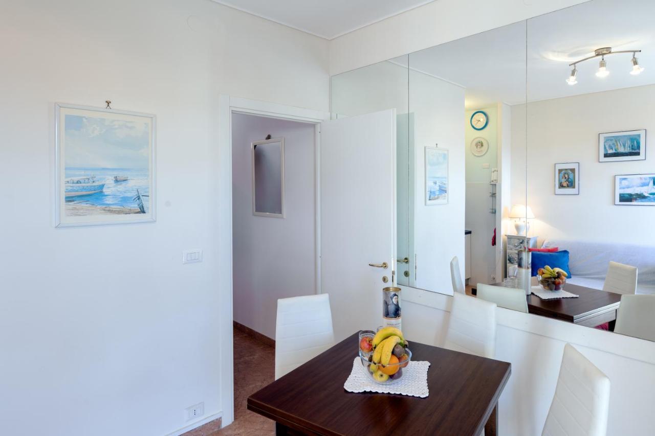 110 - Casa Sole Vista Mare, In Centro 100 Metri Spiaggia Lejlighed Bordighera Eksteriør billede