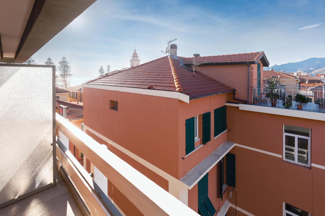 110 - Casa Sole Vista Mare, In Centro 100 Metri Spiaggia Lejlighed Bordighera Eksteriør billede